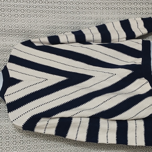 Elegant V-Neck Sweater - Navy and Cream - Picture 6 of 12